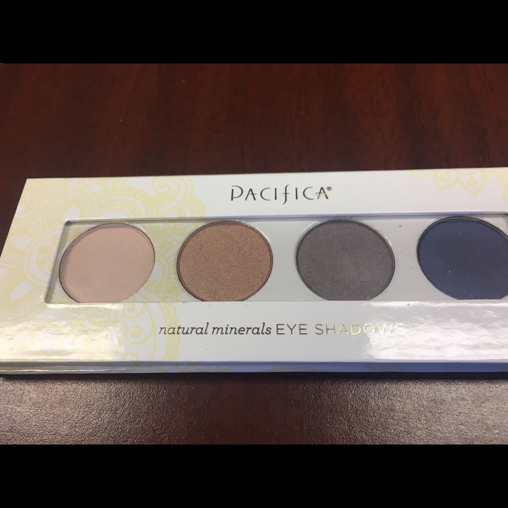 Eye shadow quad & wax pencil set.